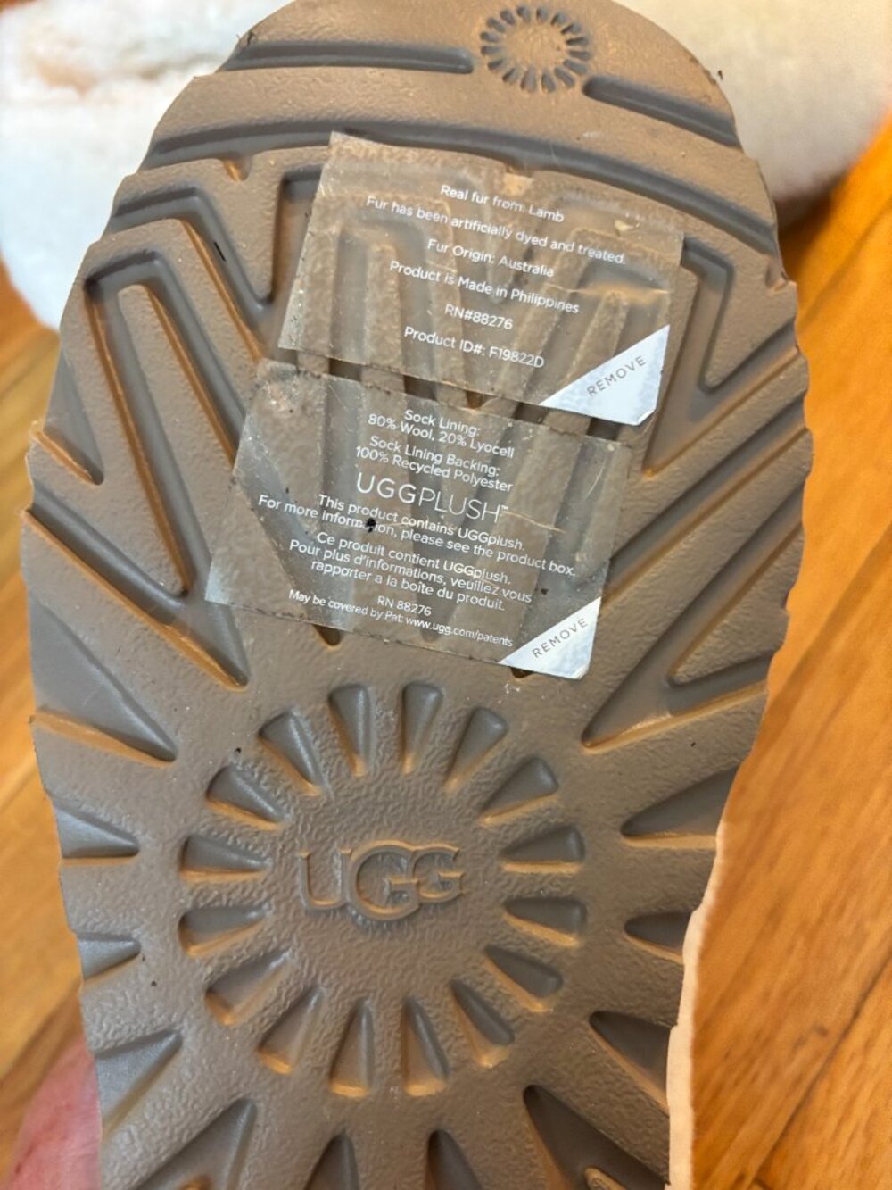 UGG Slippers - Picture 3 of 4